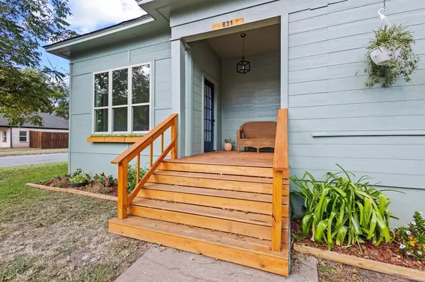 Denison, TX 75020,831 W Owing Street