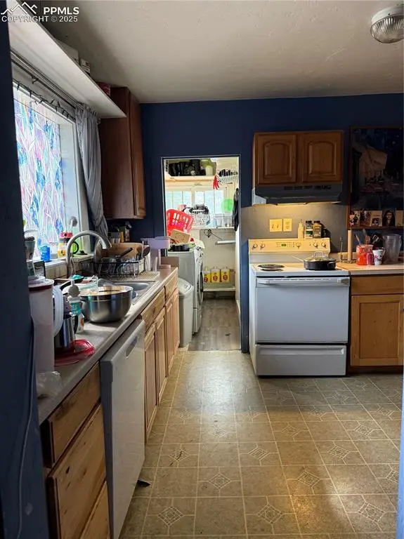 Colorado Springs, CO 80903,947 E Costilla ST