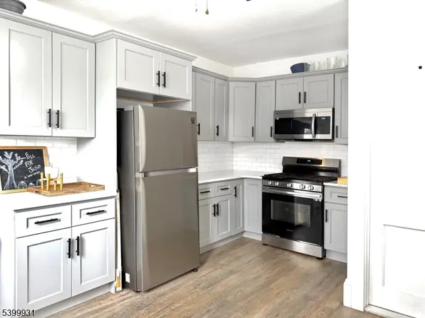 Passaic City, NJ 07055,18 Guenther Pl