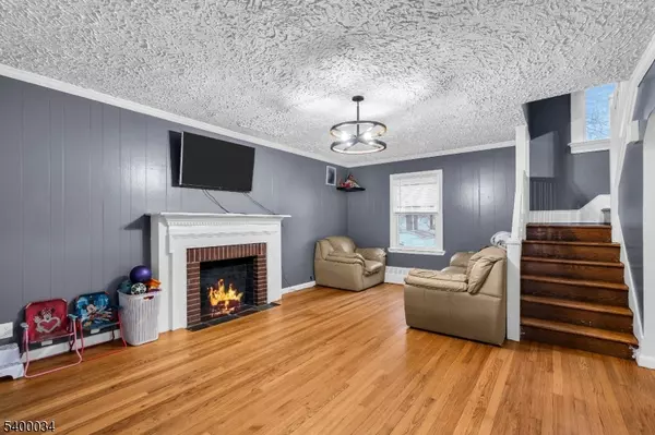 Roselle Boro, NJ 07203,142 E 6Th Ave