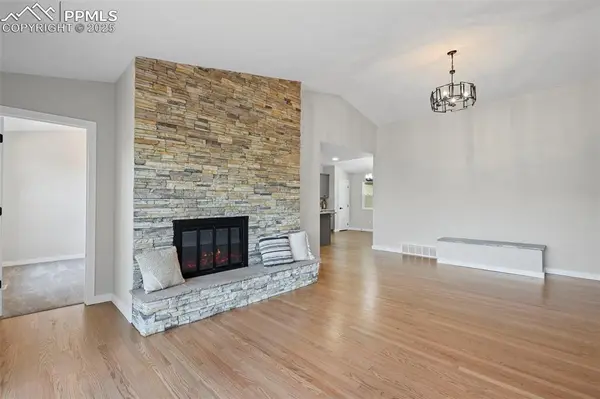 Colorado Springs, CO 80919,110 Fox Hill LN