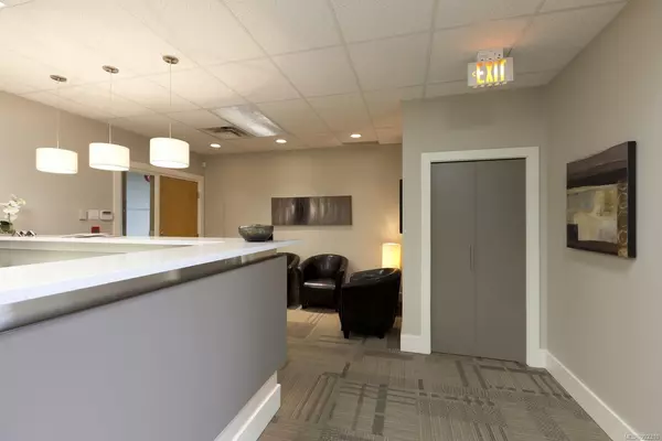 Saanich, BC V8X 2V1,830 Shamrock St #202