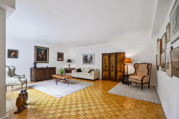 Toronto C09, ON M4W 1P8,120 Rosedale Valley RD #512