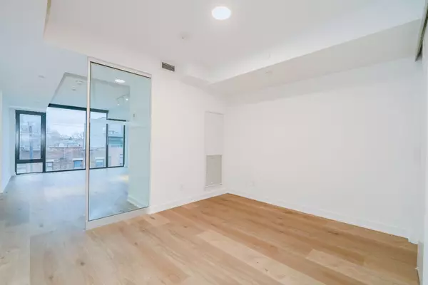 Toronto C01, ON M6H 2C2,897 College ST W #411