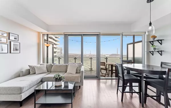 Toronto C08, ON M5A 0E3,70 Distillery LN #2105