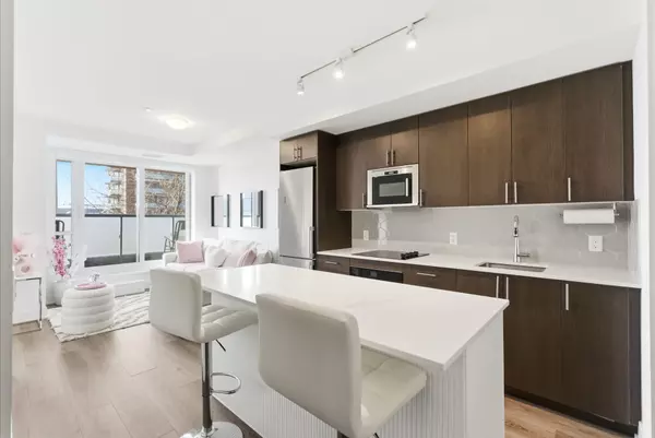 Oshawa, ON L1L 0W3,2545 Simcoe ST N #211