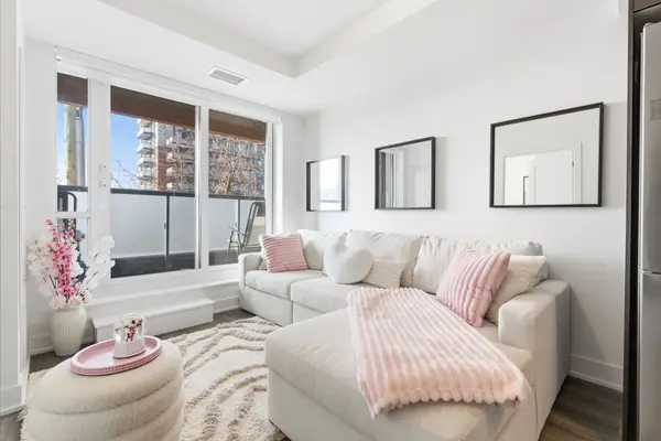 Oshawa, ON L1L 0W3,2545 Simcoe ST N #211