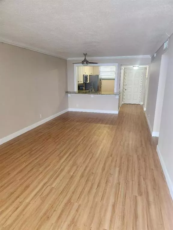 Oakland Park, FL 33309,114 Lake Emerald Dr #305