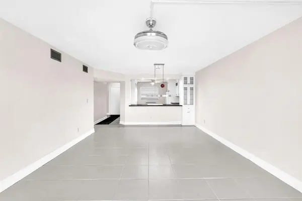 Tamarac, FL 33319,4930 E Sabal Palm Blvd #414