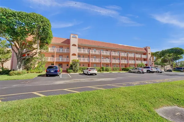 Sunrise, FL 33322,9421 Sunrise Lakes Blvd #206