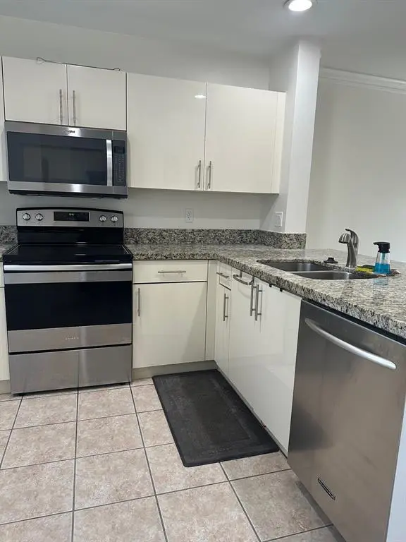 Pembroke Pines, FL 33029,20824 NW 3RD CT #0