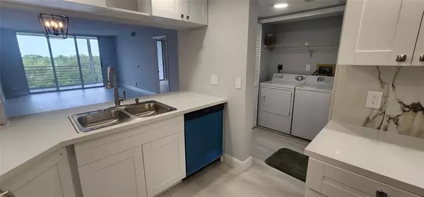 Pompano Beach, FL 33069,3503 Oaks Way #513