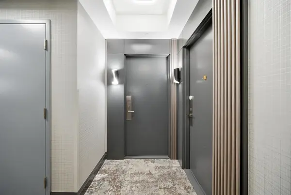 Markham, ON L3T 0C8,7161 Yonge ST #2433