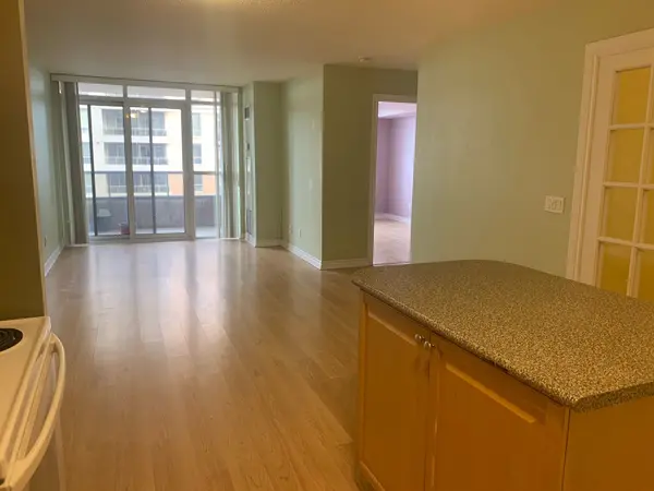 Toronto W08, ON M9B 1A6,5233 Dundas ST W #1723