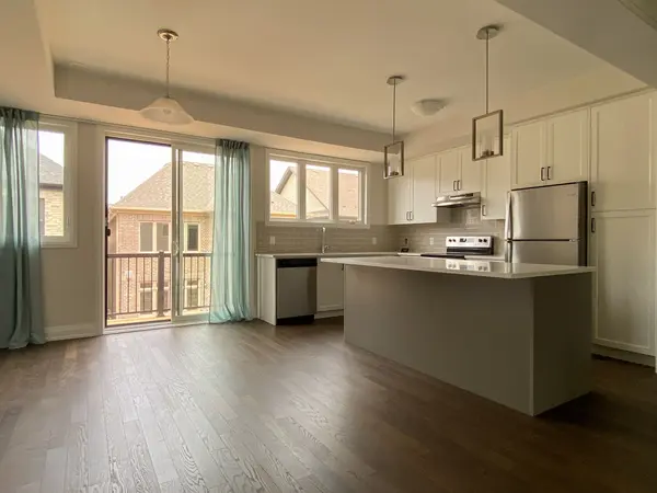 Oakville, ON L6M 5L3,1490 Yellow Rose CIR