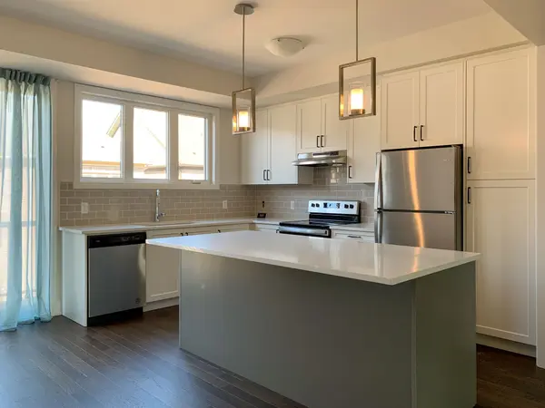 Oakville, ON L6M 5L3,1490 Yellow Rose CIR