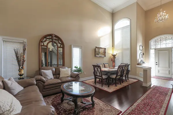 Hamilton, ON L9B 1B8,254 Rymal RD W