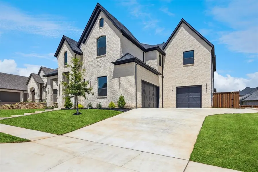 7209 Smith Farm Drive, North Richland Hills, TX 76182