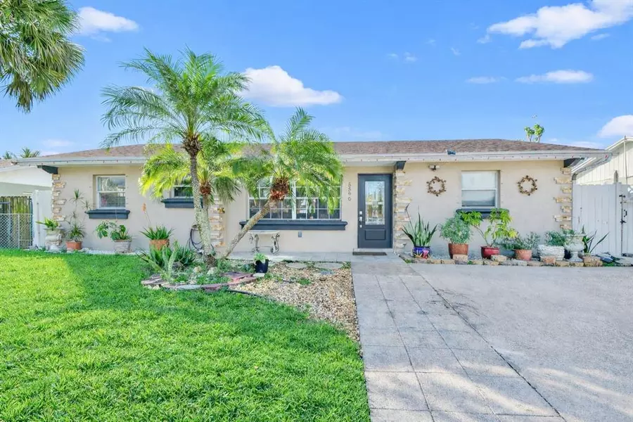 5590 S 35th Ct, Greenacres, FL 33463