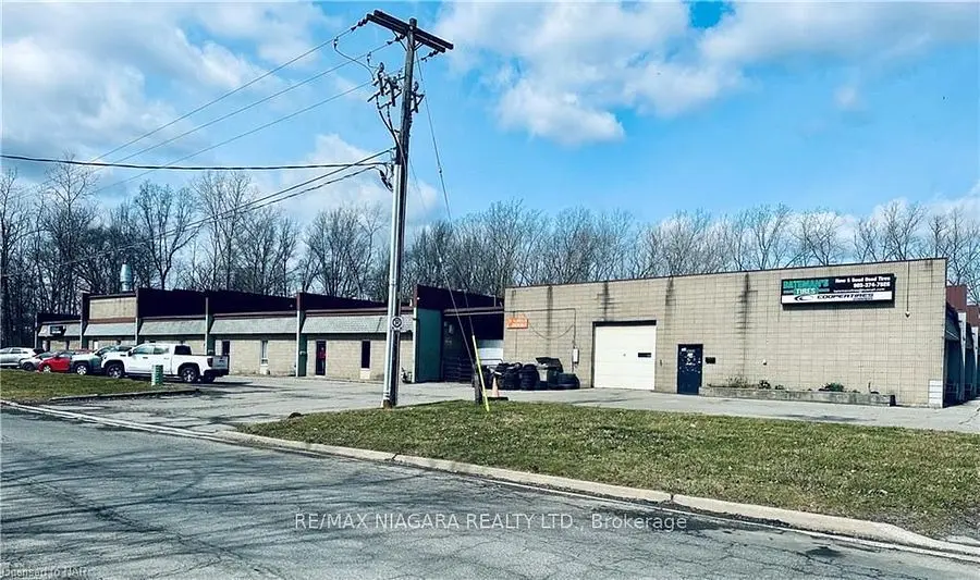 Niagara Falls, ON L2G 0C8,8407 Stanley AVE #6