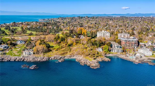 Oak Bay, BC V8S 2N2,1069/1101 Beach Dr