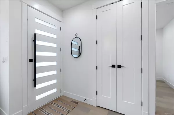 Parksville, BC V9P 0G5,682 Briarwood Dr