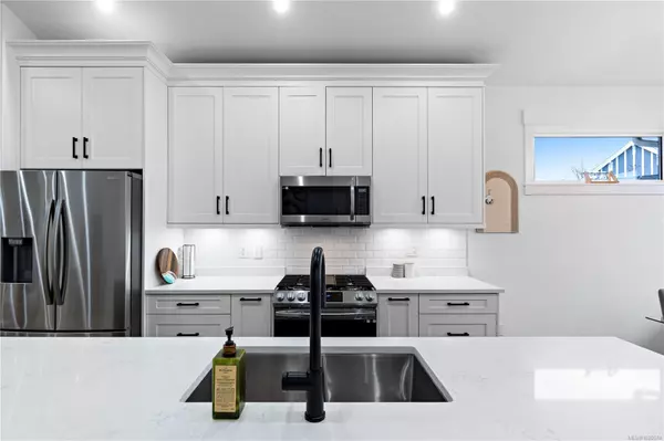 Parksville, BC V9P 0G5,682 Briarwood Dr