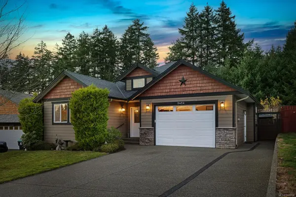 2454 Avro Arrow Dr, Comox, BC V9M 0A6