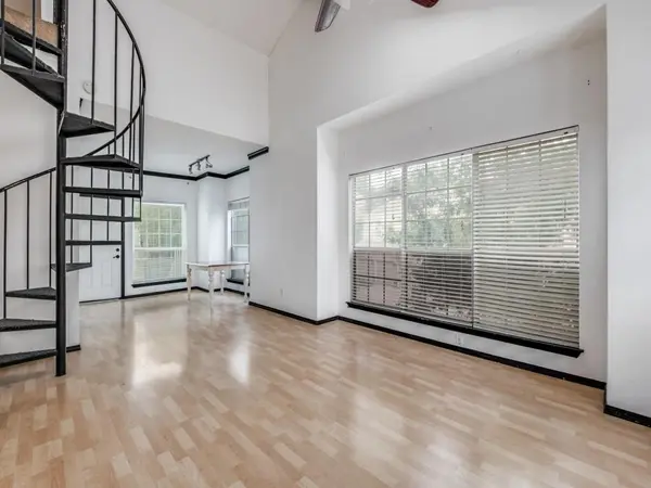 Dallas, TX 75214,7151 Gaston Avenue #902