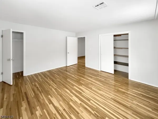 16 Knob Hill Rd, Washington Twp., NJ 07840