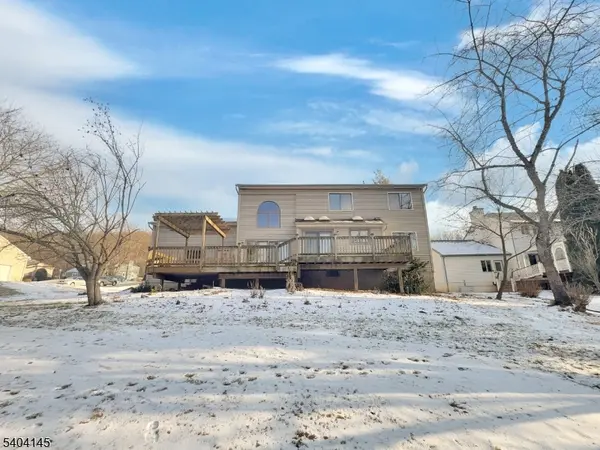 16 Knob Hill Rd, Washington Twp., NJ 07840