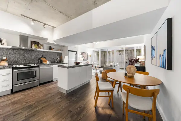 75 Portland ST #104, Toronto C01, ON M5V 2M9