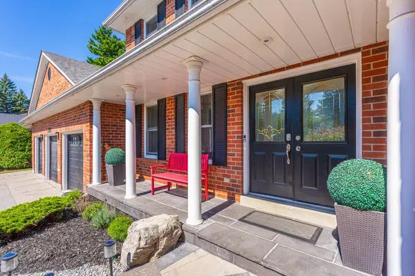 Pickering, ON L1X 1W1,1206 Halsey LN