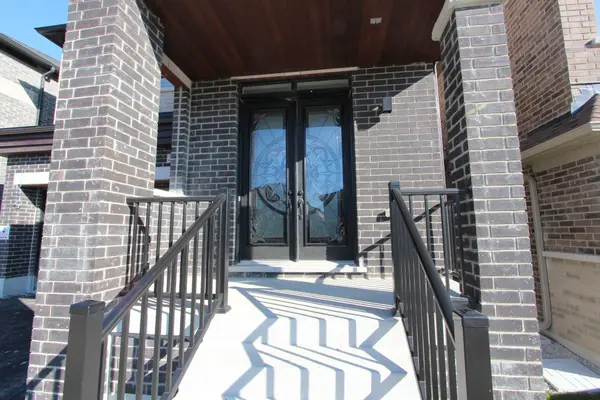 Oshawa, ON L1L 0T2,2105 Coppermine ST