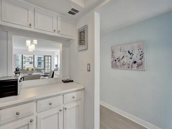 Lauderdale By The Sea, FL 33062,1850 S Ocean Blvd #605