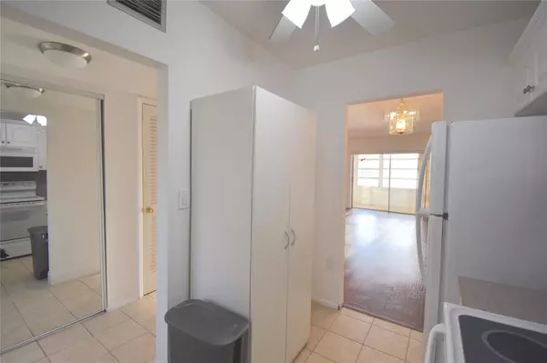 Sunrise, FL 33322,3051 Sunrise Lakes Dr #311