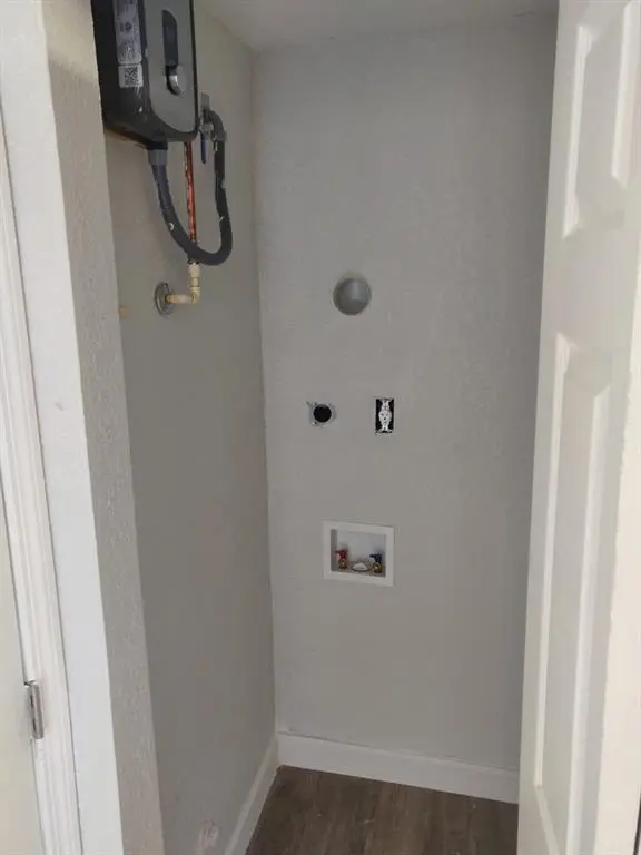 Dania Beach, FL 33004,210 SW 7th St