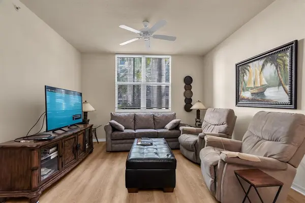 Fort Lauderdale, FL 33308,2401 NE 65th St #112