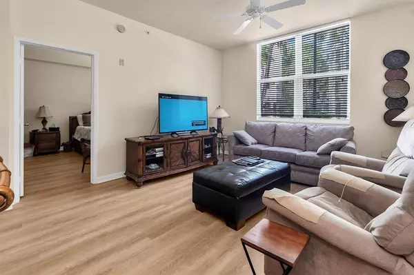 Fort Lauderdale, FL 33308,2401 NE 65th St #112