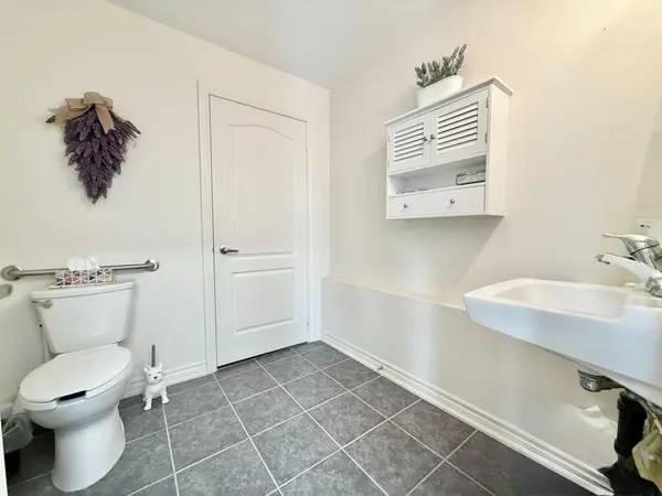 Markham, ON L6C 0P2,20 Cathedral High ST #Ground