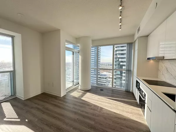 Vaughan, ON L4K 5Z7,8 Interchange WAY #1212