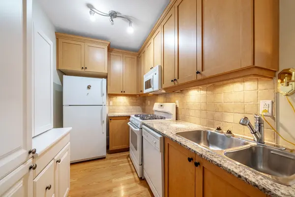 Orillia, ON L3V 1T1,140 Cedar Island RD #312