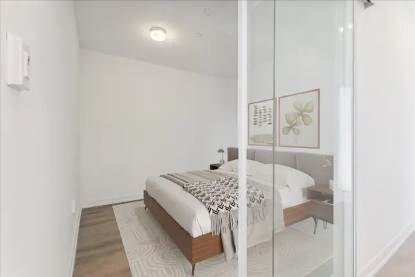 Toronto W04, ON M6E 3T3,2433 Dufferin ST #701