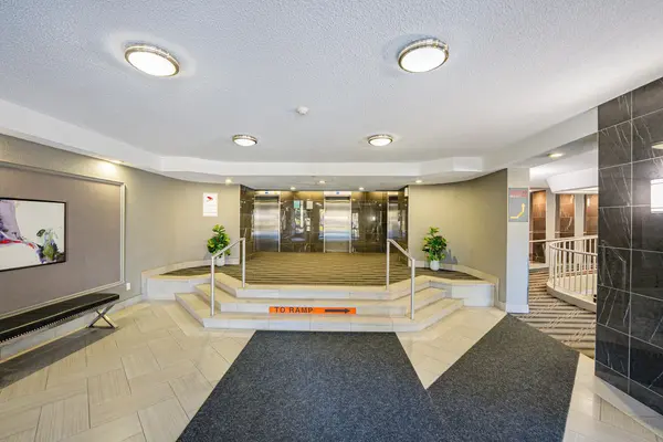 Brampton, ON L6T 4S6,8 Lisa ST #307