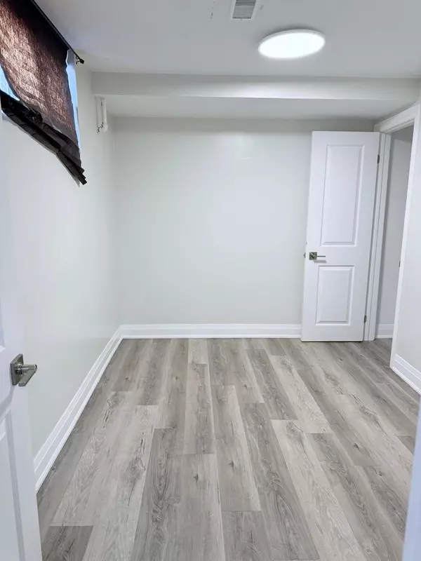 Toronto W09, ON M9R 3Z5,141 Willowridge RD #BSMT