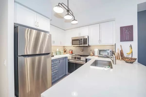 Toronto W06, ON M8V 4B4,5 Marine Parade DR #319