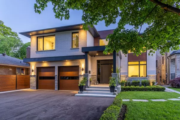 14 Penhale DR, Toronto W09, ON M9P 2X4