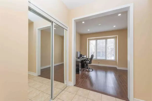 Milton, ON L9T 0X6,289 Potts TER