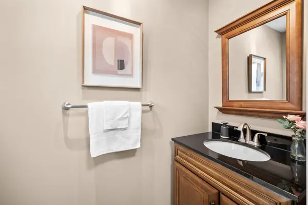 Hamilton, ON L8E 5V2,610 Barton ST #12