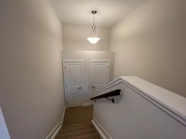 Blossom Park - Airport And Area, ON K1X 0M8,204 Tussock Private